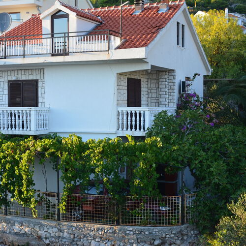 Apartments Ćosić Igrane  3