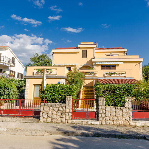 Apartments Ante Njivice  3