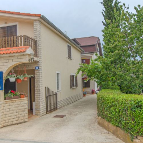 Apartments Ivan Bibinje  2