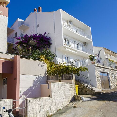 Apartments Rada Tisno