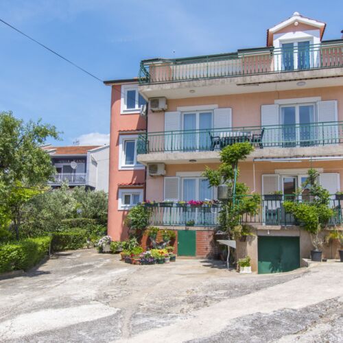 Apartments Marica Brodarica  2