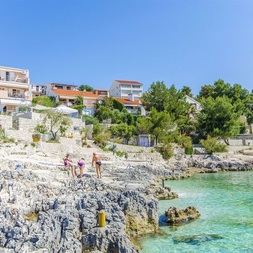 Apartments Nives Okrug Gornji