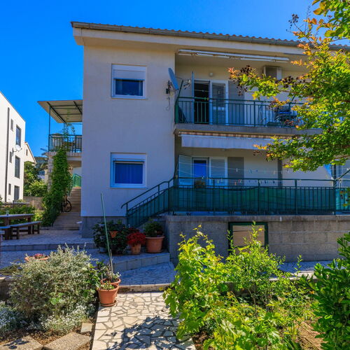 Apartments Anica Banjol  2