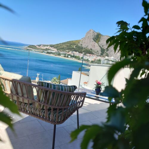 Apartment Sreta Omis