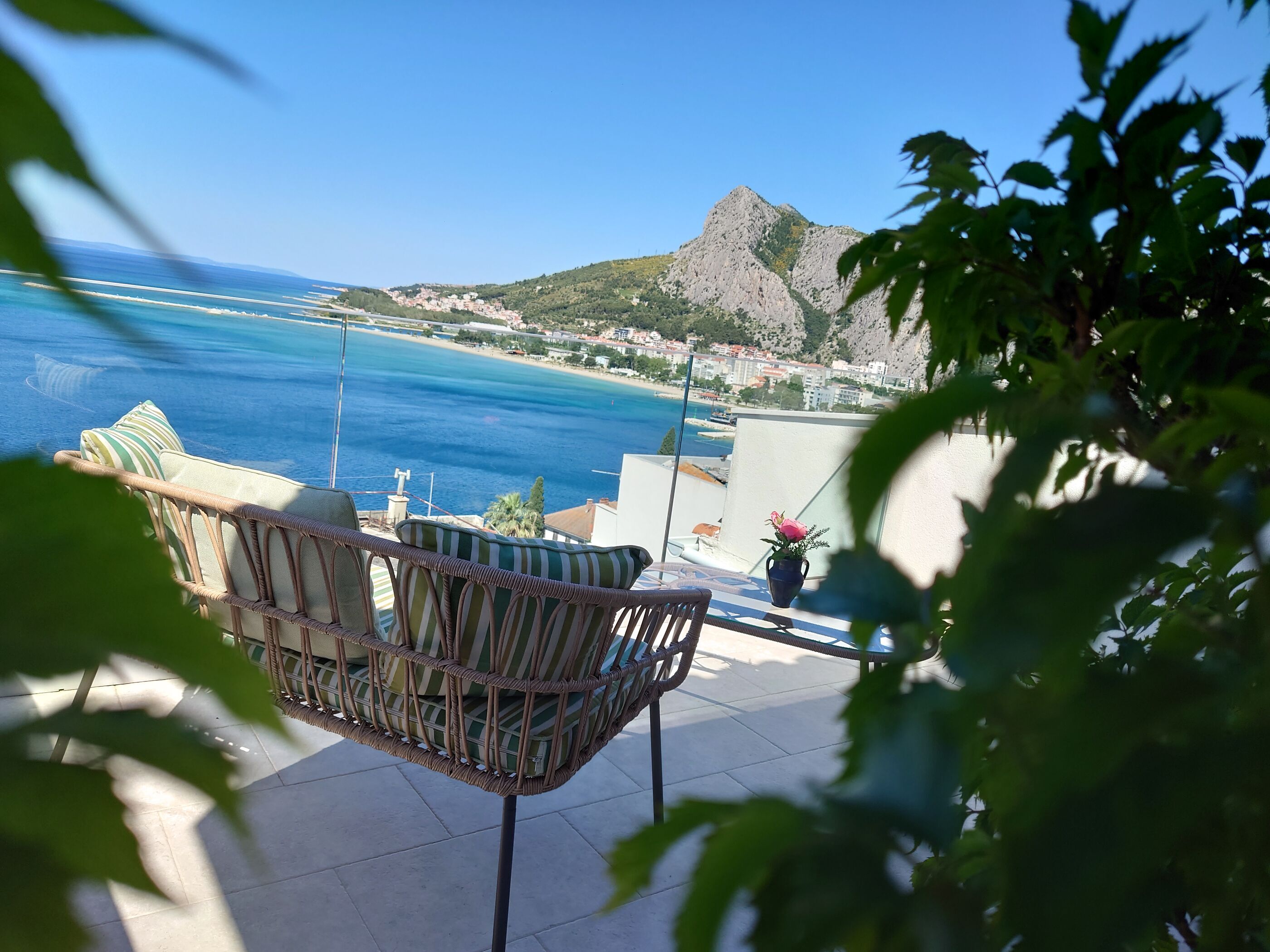 Apartment Sreta Omis