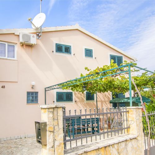 Apartments Nives Rogoznica  4
