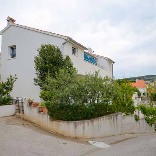 Apartments Silvana Okrug Gornji  2