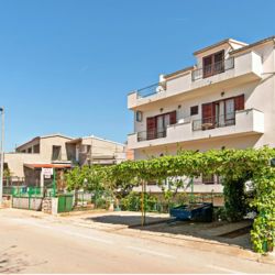 Apartment and Rooms SaNja Vodice