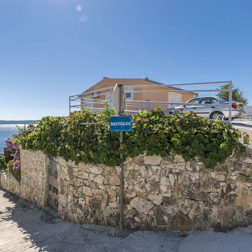 Apartments Slavomir Okrug Gornji  4