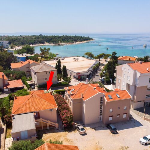 Apartment and Rooms Amenka Novalja