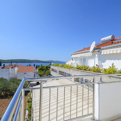 Apartments Maslina Okrug Gornji  2