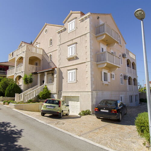 Apartments Mara Supetar  2