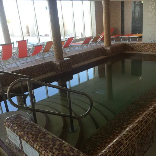 term&aacute;lvizes belső medence