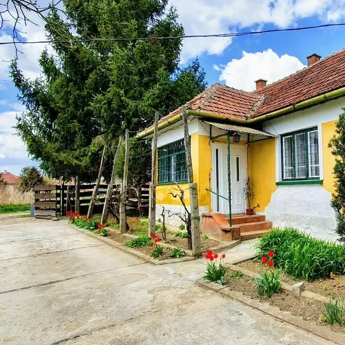 Hajnalh&aacute;z Tokaj