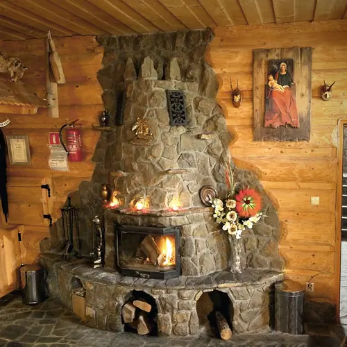 Kominek w restauracji