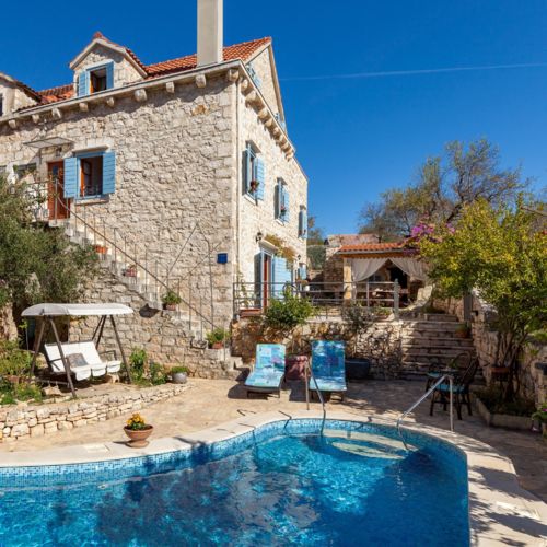 Villa Vicina Milna  2