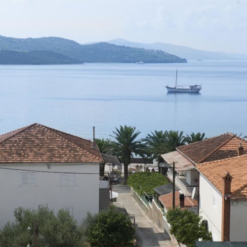 Apartments MERI Okrug Gornji  4