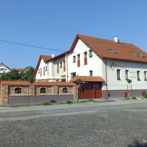 Utcai l&aacute;tk&eacute;p