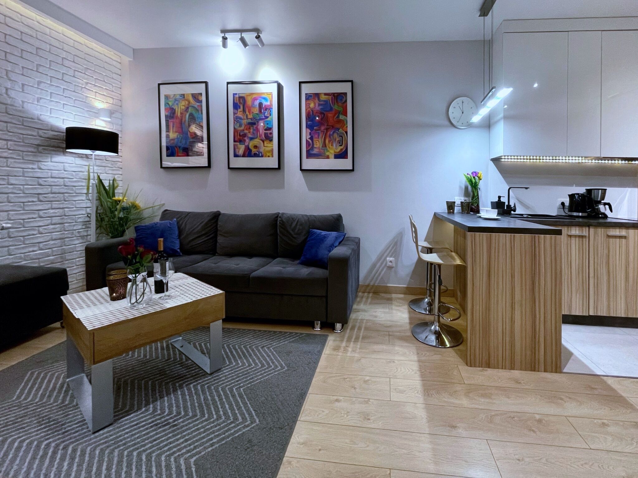 4UApart- Apartment Suite Picasso