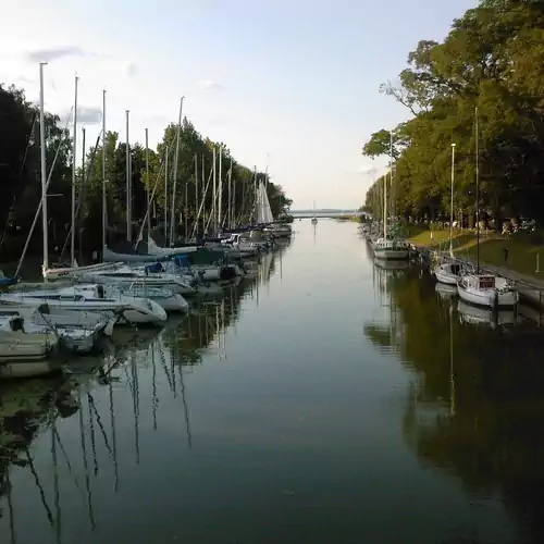 Pingvin Apartman Balatonmáriafürdő 006 kép