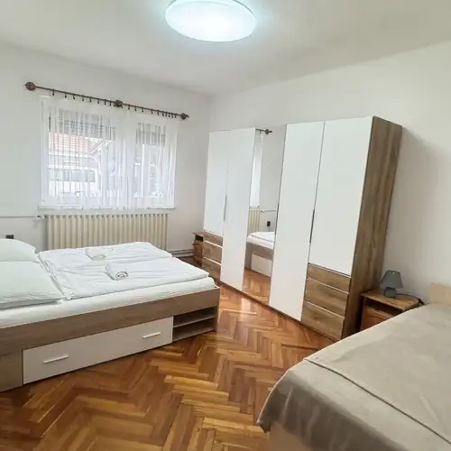Pingvin Apartman Balatonmáriafürdő 001 kép