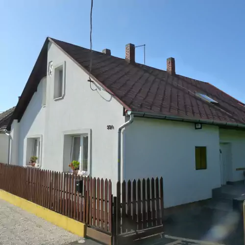 Eszter Apartmanház Balatonkeresztúr 005 kép