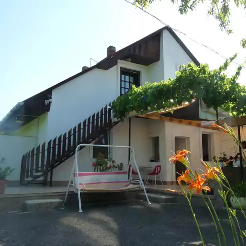 Eszter Apartmanház Balatonkeresztúr 010 kép