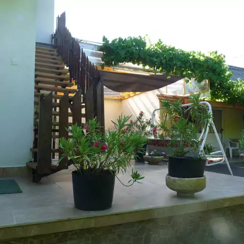 Eszter Apartmanház Balatonkeresztúr 016 kép