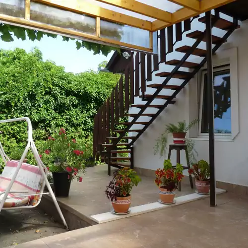 Eszter Apartmanház Balatonkeresztúr 019 kép