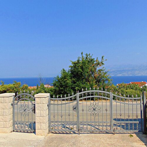 House Santa Barbara Postira