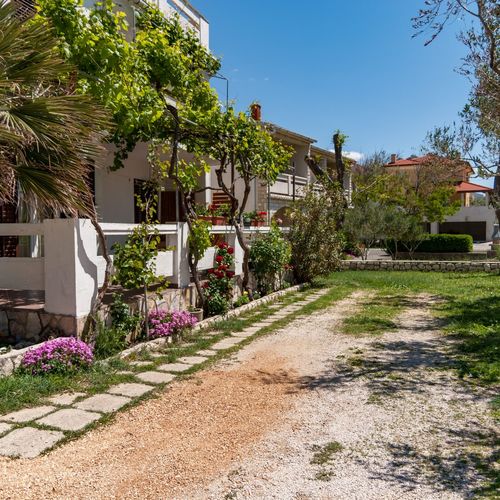 Apartmani Nenad & Marija Pag  2