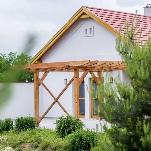 Pihenőterasz bakonyi panor&aacute;m&aacute;val