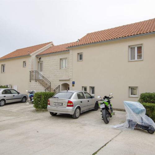 Apartments Karlo Bol  2