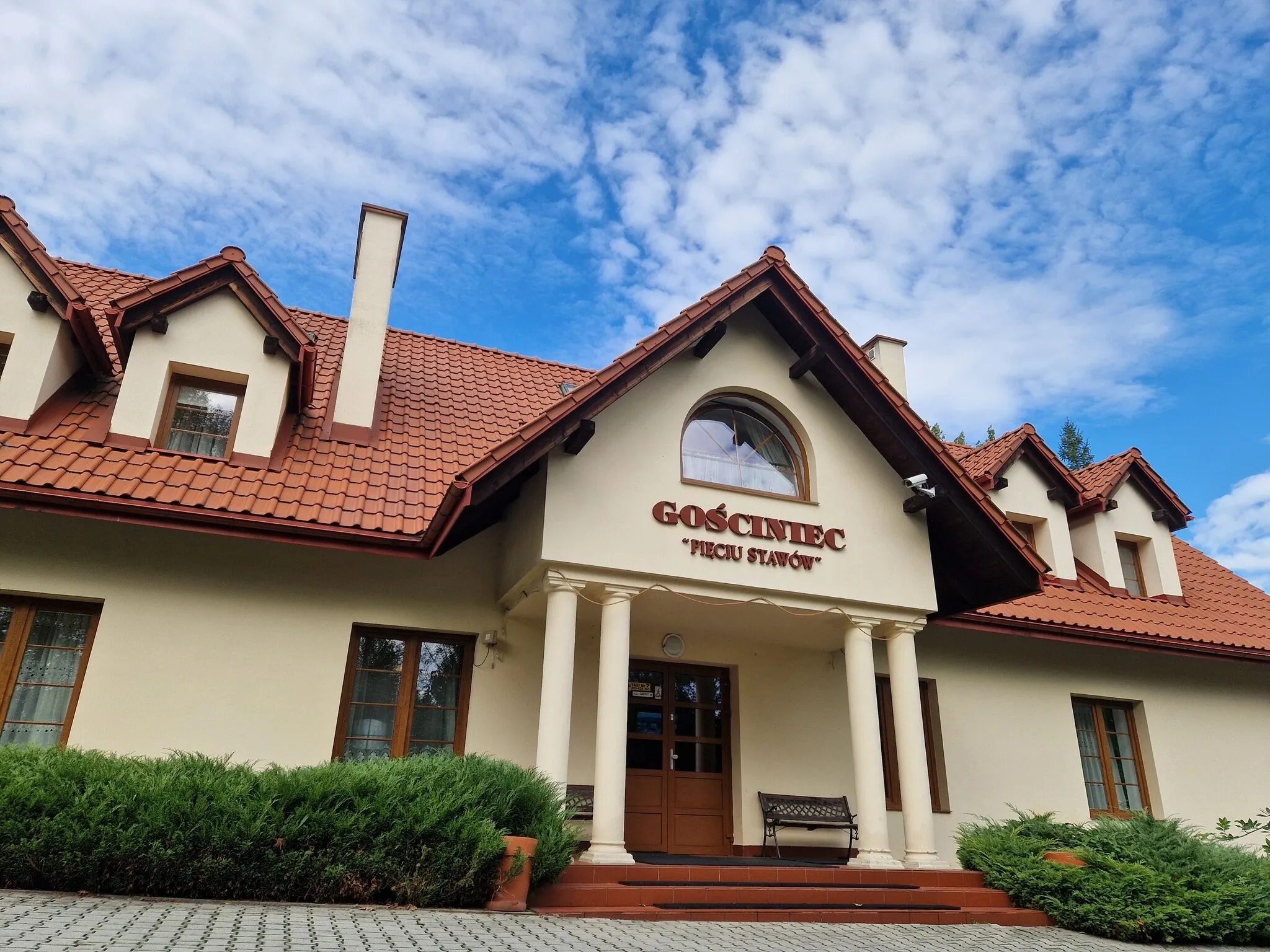 Gościniec Pięciu Stawów Ustrzyki Dolne