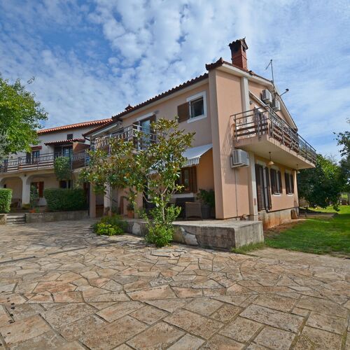 Apartments Josip Pavicini