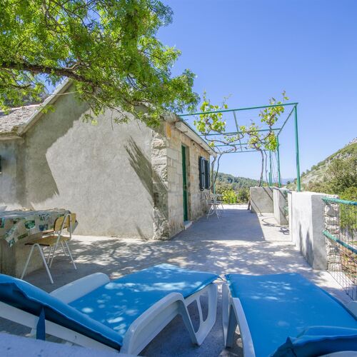 House Sv. Lovre Postira