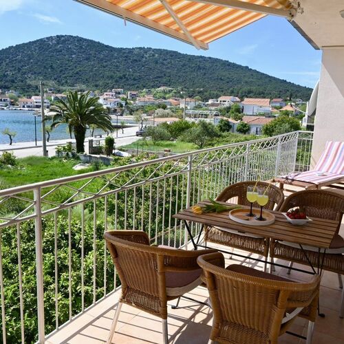 Apartment Natasa Vinisce