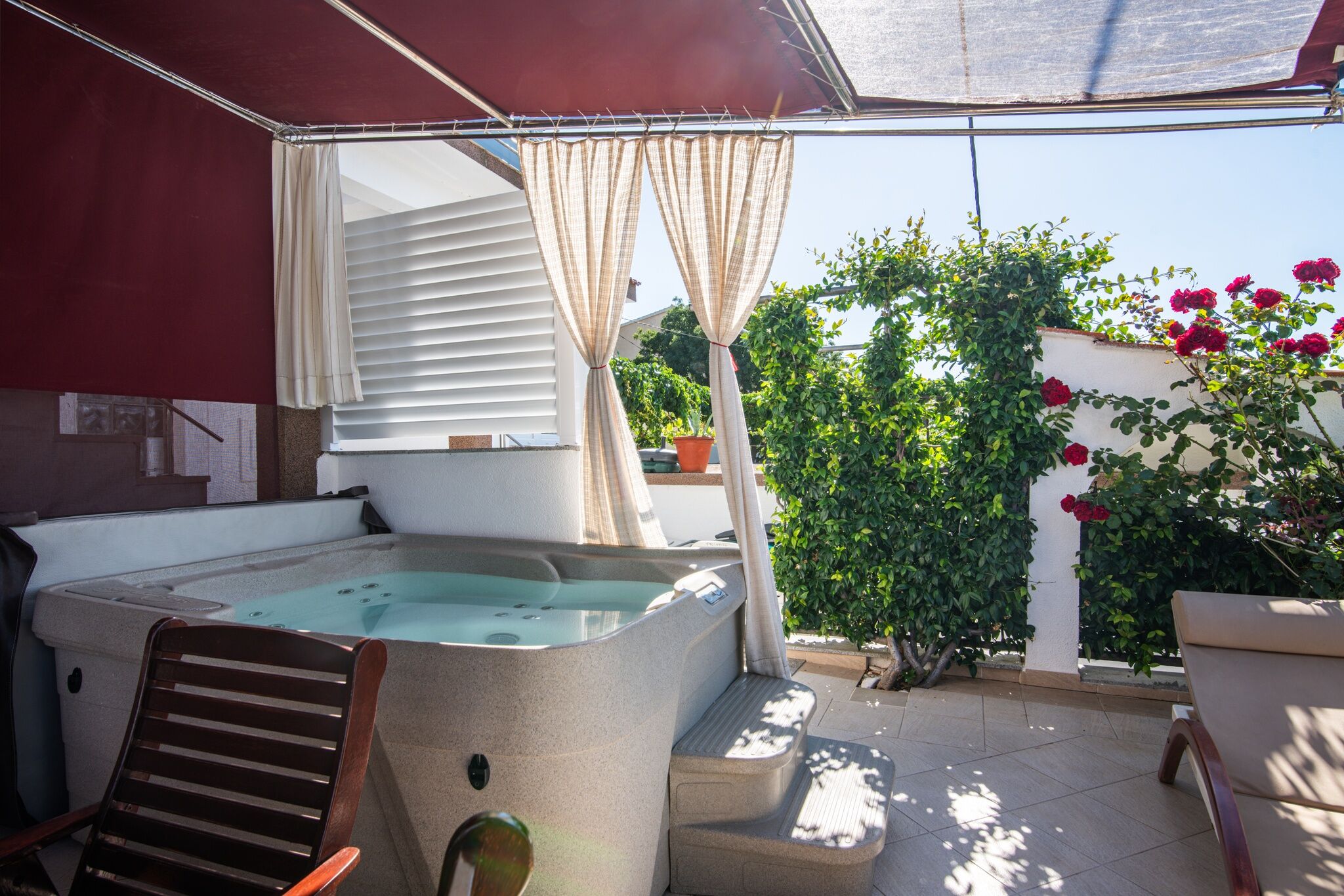 Apartmani Marin Arbanija