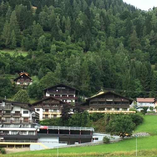 A  túloldalról.