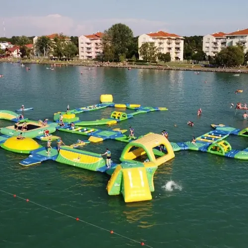 V&iacute;zi  j&aacute;tsz&oacute;-ugr&aacute;l&oacute; (az apartmant&oacute;l 150 m&eacute;terre) 
A fot&oacute; enged&eacute;llyel k&ouml;zz&eacute;tett.