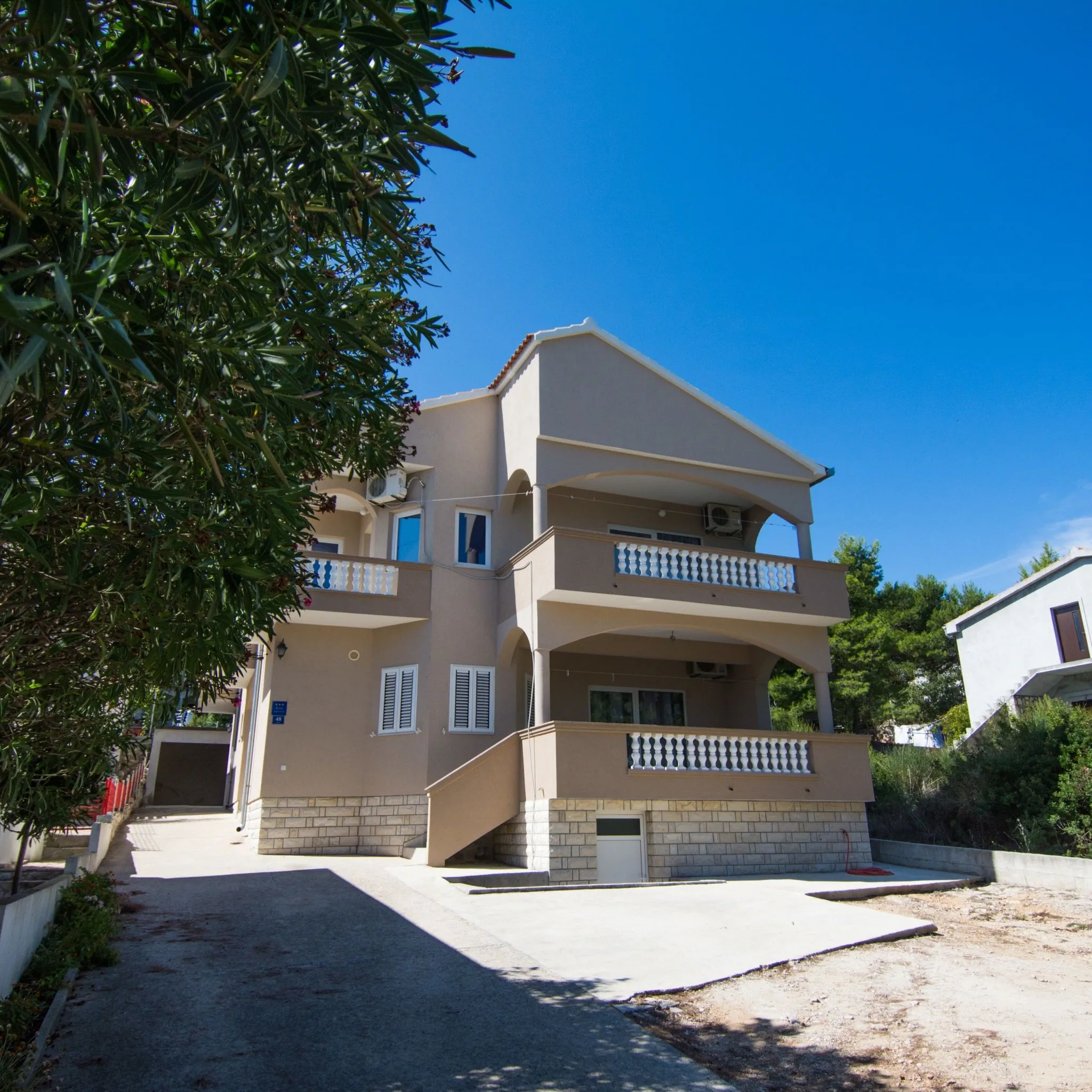 Apartmani Rade Tkon