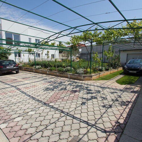 Apartments Mare Okrug Gornji  3