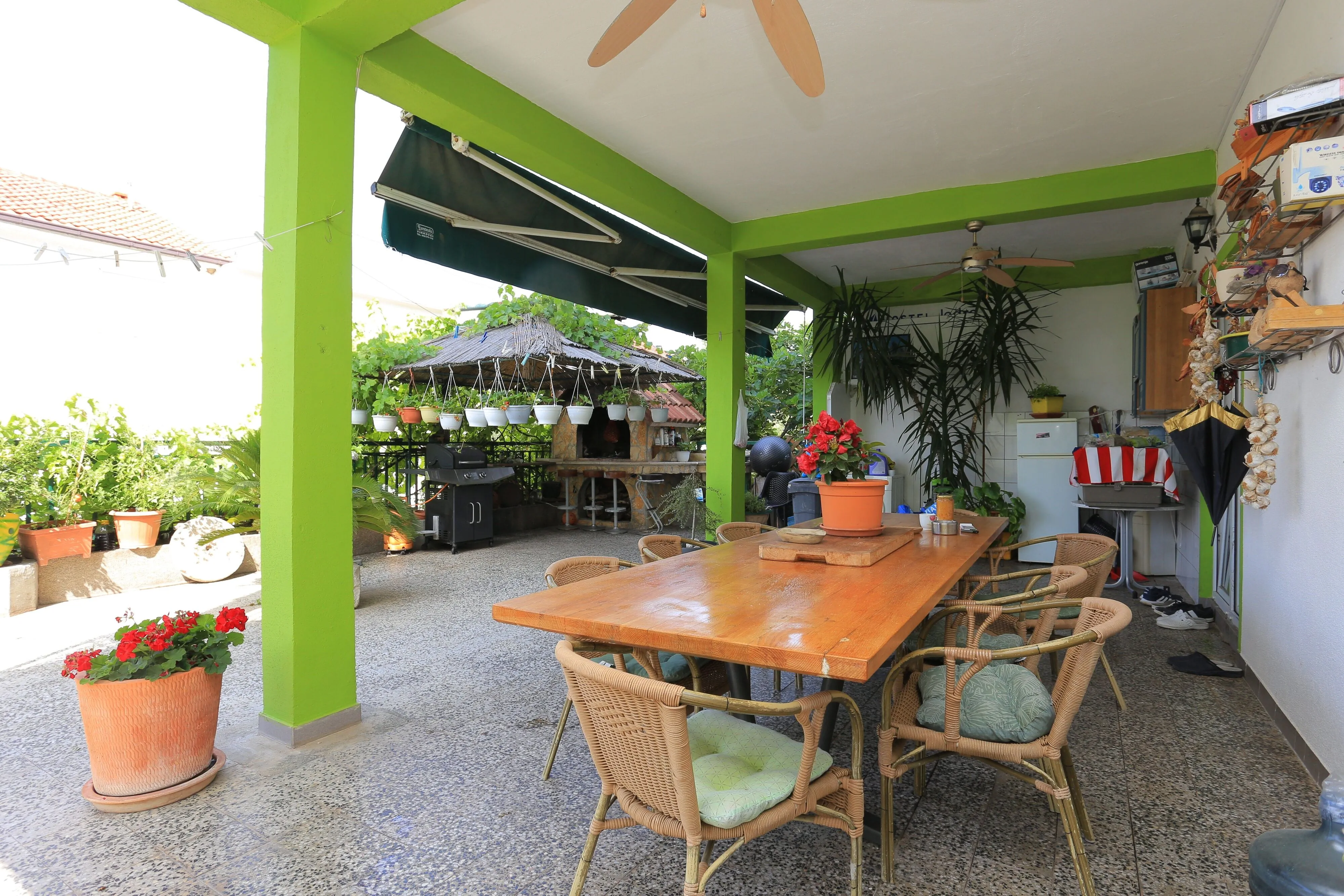 Apartments With Parking Space Gradac, Makarska - 2784 Gradac