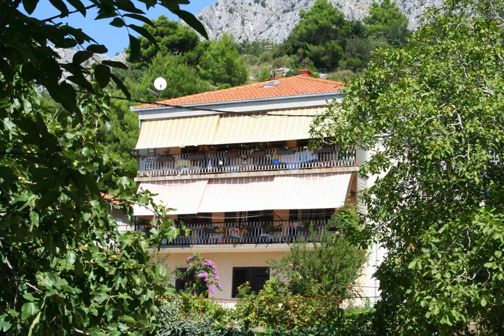Apartments By The Sea Omiš - 771