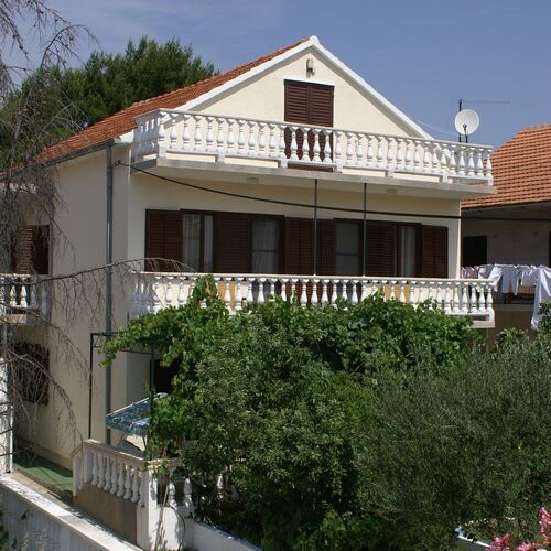Apartmanok Parkolóhellyel Vodice - 4180  4