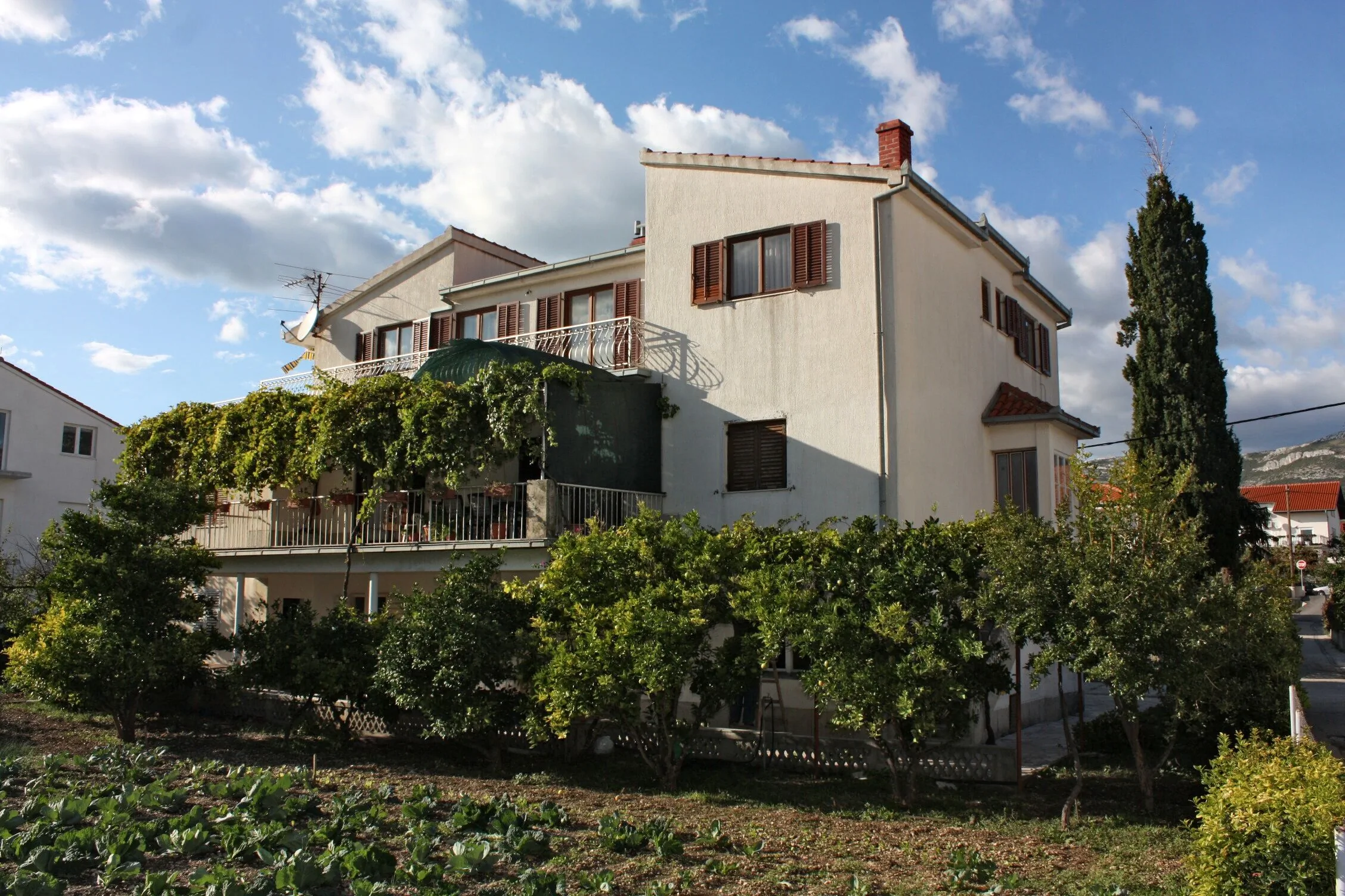 Apartmanok Parkolóhellyel Kastel Stafilic, Kastela - 5219 Kaštel Štafilić