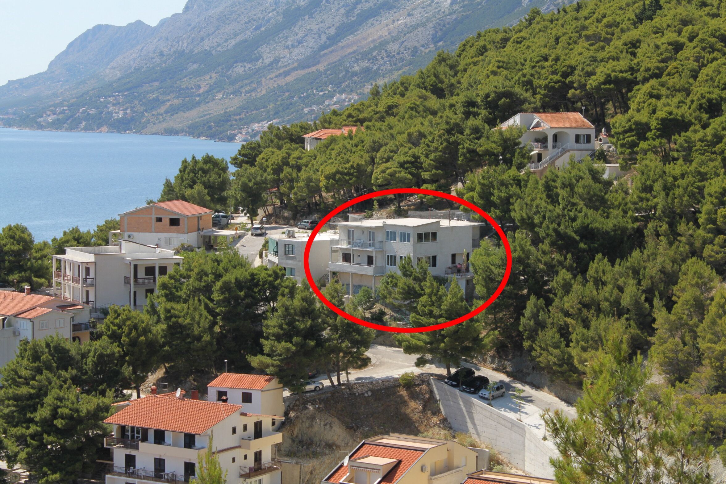 Apartmanok és Szobák Parkolóhellyel Brela, Makarska - 6895 Brela