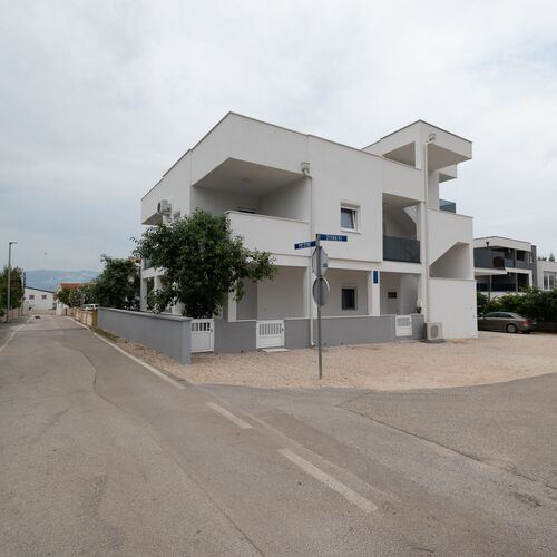 Apartmanok Parkolóhellyel Vir - 12692  4