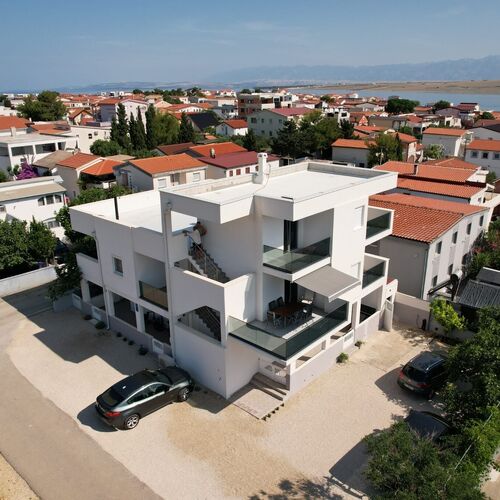 Apartmanok Parkolóhellyel Vir - 12692