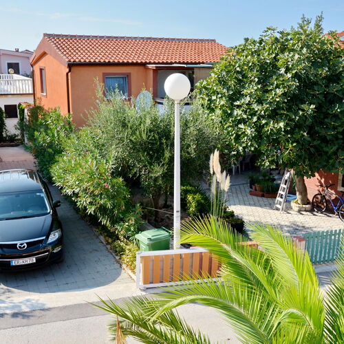 Apartmanok Parkolóhellyel Vir - 10407  2